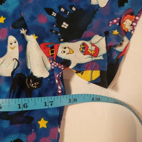 Lot Of 2 Halloween Womens Scrubs Size Small Nightmare Before Christmas & Ghosts - Picture 9 of 11